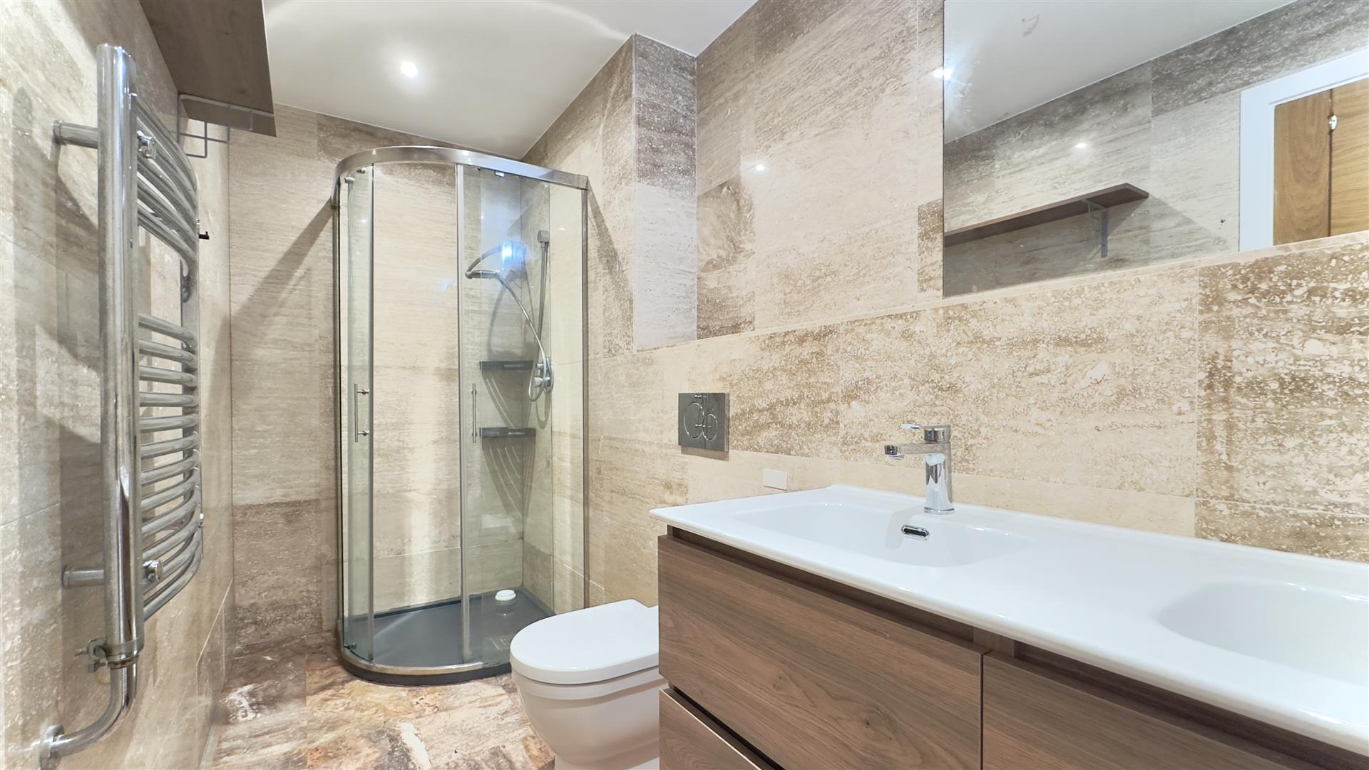 Image of Apartment - 3 Bedrooms - 3 Bathrooms for Sale in Majestic Ocean Plaza-Gibraltar, Image 7